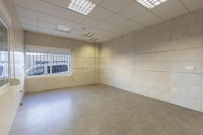Foto f254fda8-63dd-4c32-82d0-ca628e0c83c0. Nave industrial en calle calle el romeral nave industrial en venta en Dúrcal