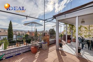 Casa  Calle granada 30. Vivienda junto al centro del barrio de monachil