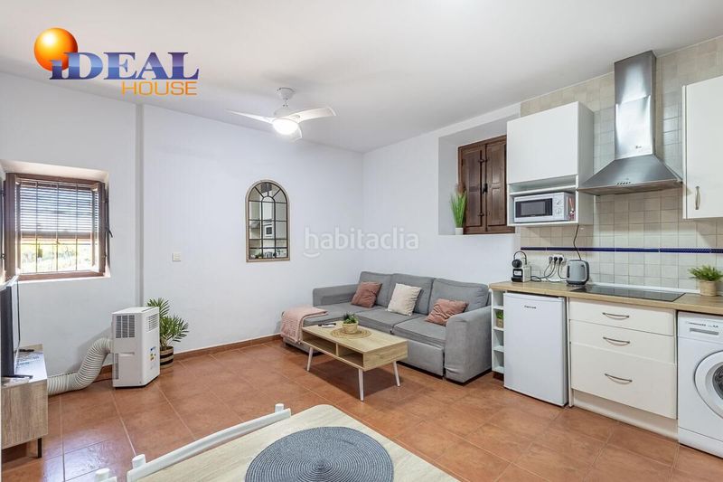 Foto bbbbe6ea-b35d-4117-97c7-1555405a1478. Edifici a placeta del cristo de las azucenas a Barrio de Albaicín Granada