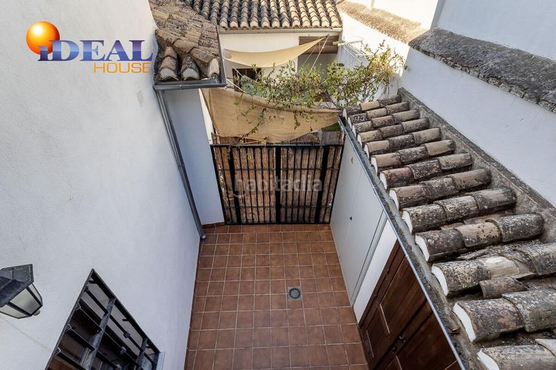 Foto cfc4a9b2-f293-4d6d-ae34-cbce0c982f20. Edifici a placeta del cristo de las azucenas a Barrio de Albaicín Granada