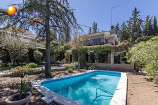 Chalet  Calle goya 6. Casa con terreno y piscina  en la zubia
