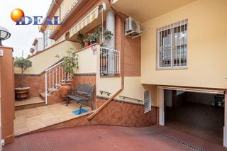 Casa adossada  Calle de la corbeta. Fantástica casa adosada junto a barrio periodistas ideal para vi