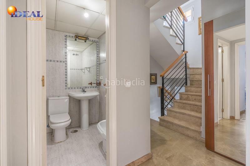 Foto e158240e-c74a-4487-bcfd-b47fc510b8c0. Reihenhaus mit heizung parking in San Miguel Armilla