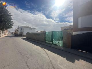 Wohngrundstück in Calle del doctor fléming 29. Preciosa parcela en venta en cijuela