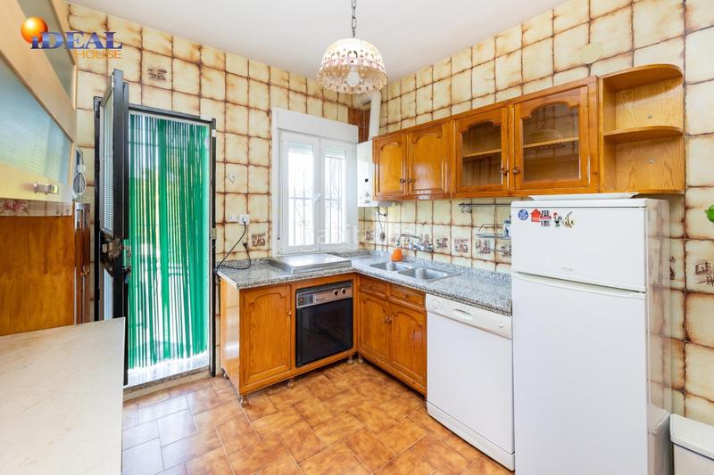 Foto d0c4042d-9238-42d9-8c51-5396bb94a0b5. Xalet a calle de emilio muñoz 45 a Dílar