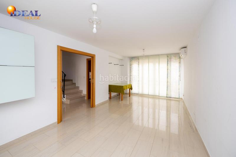 Foto 6baf47f1-7bc6-4459-a3e6-79fbfa84704a. Casa adossada amb aparcament a Ogíjares