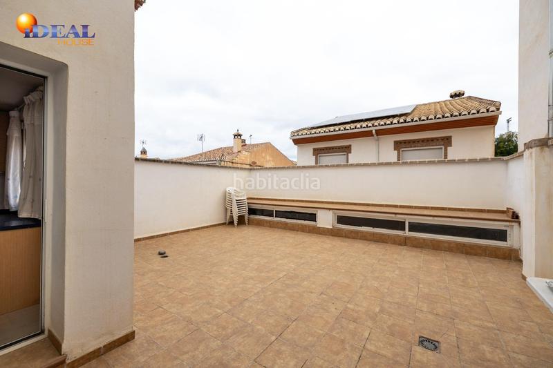 Foto c16f5252-1e91-40b1-8cd2-8dd5f2b1ec71. Casa adossada amb aparcament a Ogíjares