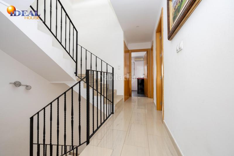 Foto ff852f01-64e7-4f89-a751-bce023a3fe0e. Casa adossada amb aparcament a Ogíjares