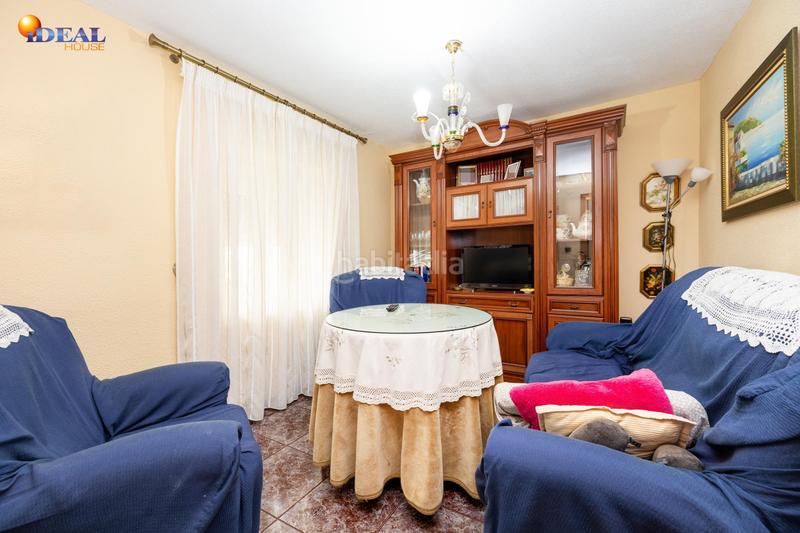 Foto 0ad1ea11-59d8-4b87-ad21-11c5aae23a92. Reihenhaus in calle de mariana pineda 1 in Lecrín