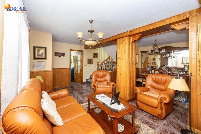 Foto 86a7205c-4a66-441f-9a96-6ad17b1d63fe. Reihenhaus in calle de mariana pineda 1 in Lecrín