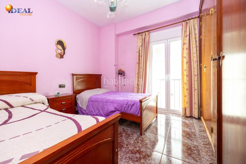 Foto c7103317-1d5b-4543-8ebd-68dc9eeaf612. Reihenhaus in calle de mariana pineda 1 in Lecrín