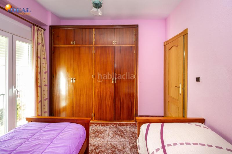 Foto d7016ce1-1d04-4574-8766-8662cdf7fb51. Reihenhaus in calle de mariana pineda 1 in Lecrín