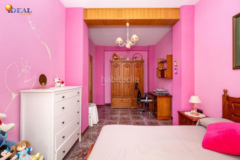 Foto f62ddbae-7123-491f-83b4-8766b0ab51f7. Reihenhaus in calle de mariana pineda 1 in Lecrín