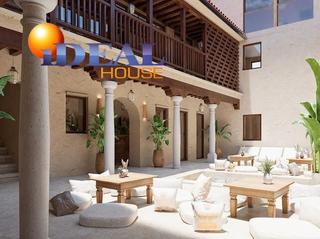 Edifici  Callejon de la botica. Edificio histórico junto a plaza larga, en el corazón del albaic