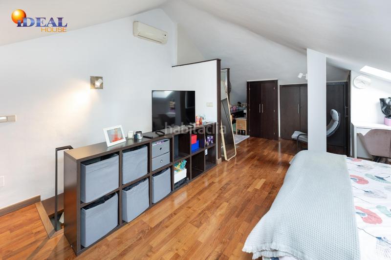 Foto f1661119-f86d-4093-9d0b-74fd3bb05c45. Dúplex amb calefacció aparcament piscina a Crta. De la Sierra Granada