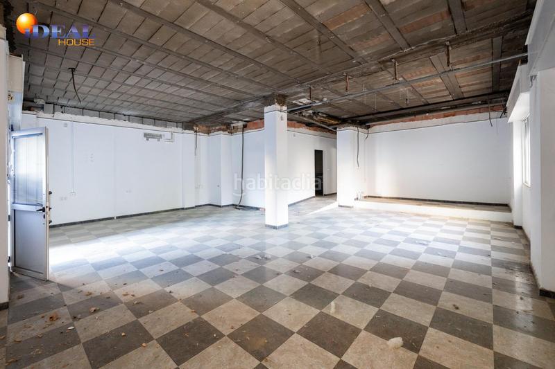 Foto b4b4e925-9a7e-4ce8-87ac-54aa67344615. Business premise in Av. F. Garcia Lorca - Nueva Estación Autobuses Granada