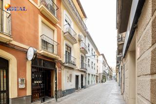 Appartamento in Fígares. Piso en pleno centro de granada