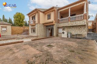 Chalet  Calle isaac newton 5. Espectacular chalet en una sola planta con piscina