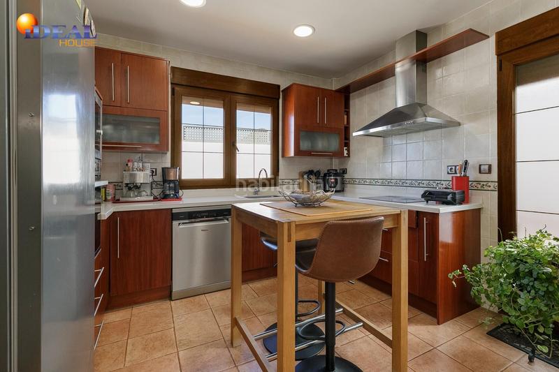 Foto b4630fcf-2c95-49a0-a2ea-5d2a986d0e16. Xalet a cuesta las piedras a Huétor de Santillán