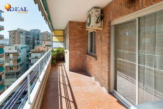 Appartement  Calle calle almuñécar, 6 6. Piso alto con terraza y cochera en el zaidín
