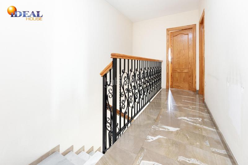 Foto 77411994-876c-4cbd-854c-fdd251eec758. Casa pareada casa en venta en el centro amplia, luminosa y muy funcional en Alfacar