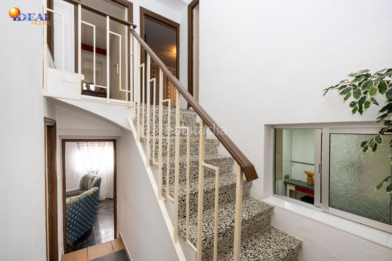 Foto 038e6c1a-4d01-400b-ba7c-0df069772ab9. Casa adossada a Loja