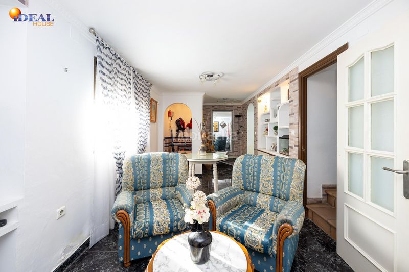 Foto 3648dd87-00ef-4bab-a67c-67c5539069ad. Casa adossada a Loja