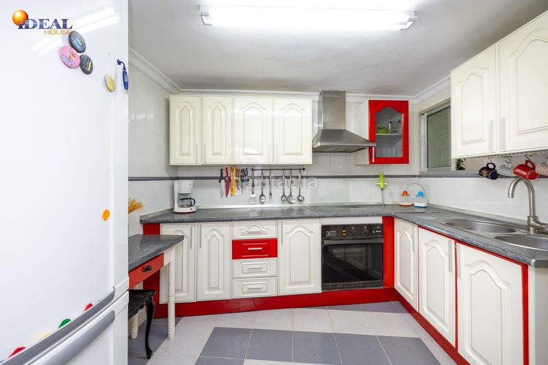 Foto 4f000416-3f53-4f3e-b862-1840a3ce5234. Casa adossada a Loja