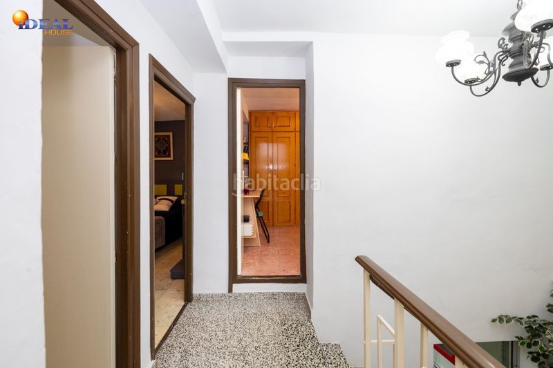 Foto 7d6f75ef-4115-4ba9-b4b5-0df53c2bfdb1. Casa adossada a Loja