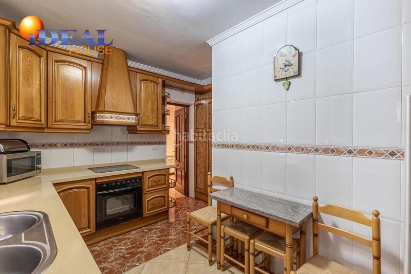 Foto 6105fd6e-d9dd-4766-9be4-c8b6ec29bc52. Casa adossada amb calefacció a San Francisco Javier Granada