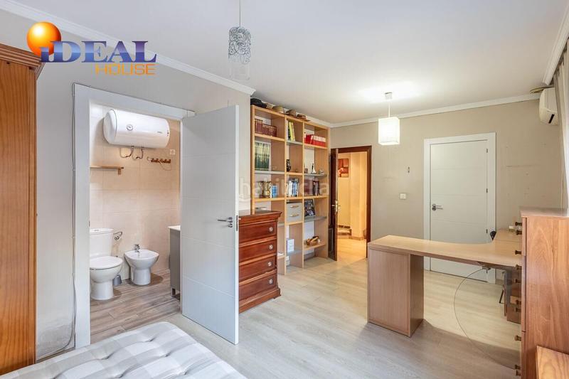 Foto c92ac674-40f1-4199-8a3c-06340eb192dd. Casa adossada amb calefacció a San Francisco Javier Granada