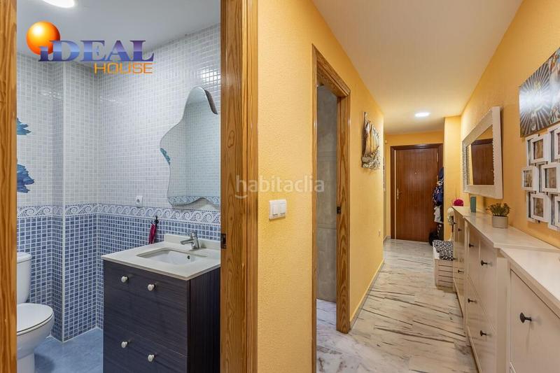 Foto 4a863719-6b41-4425-9c14-762f186b9dc4. Pis amb aparcament a Centro Salobreña