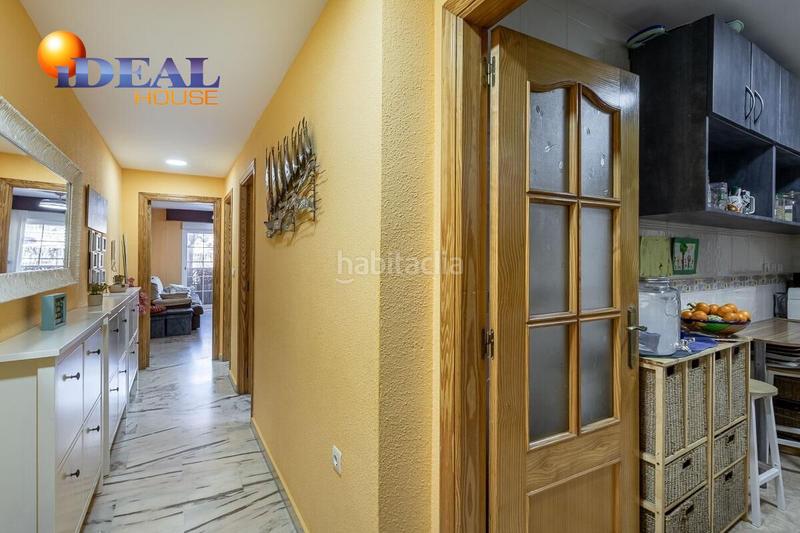 Foto 78143b46-aaf7-400a-8f9a-cb18a2a1341c. Pis amb aparcament a Centro Salobreña