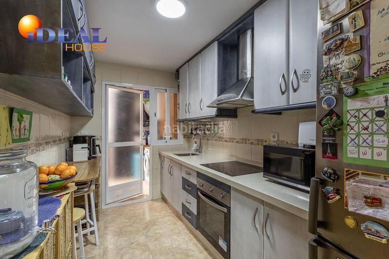 Foto 853c0965-140e-4318-a001-3214df622535. Pis amb aparcament a Centro Salobreña