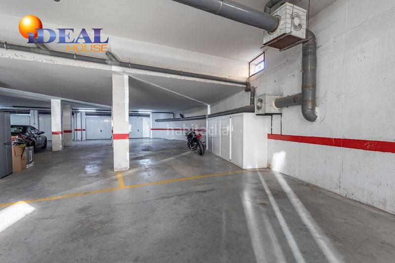 Foto 85cdf12e-0eef-4b84-bae6-df3c53e071d6. Pis amb aparcament a Centro Salobreña