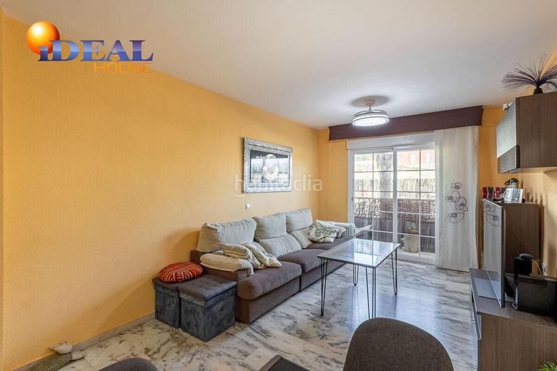 Foto d42bfefd-4ccd-409b-84b1-602349a1707b. Pis amb aparcament a Centro Salobreña