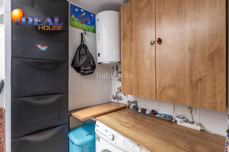 Foto ea5af7be-acb1-4a3f-bb0f-3557069a3a45. Pis amb aparcament a Centro Salobreña