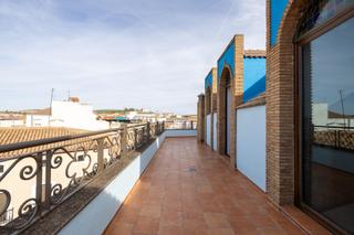 Zweistöckige Wohnung in Bailén. Dúplex nuevo en bailén con 3 dormitorios, cocina independiente y