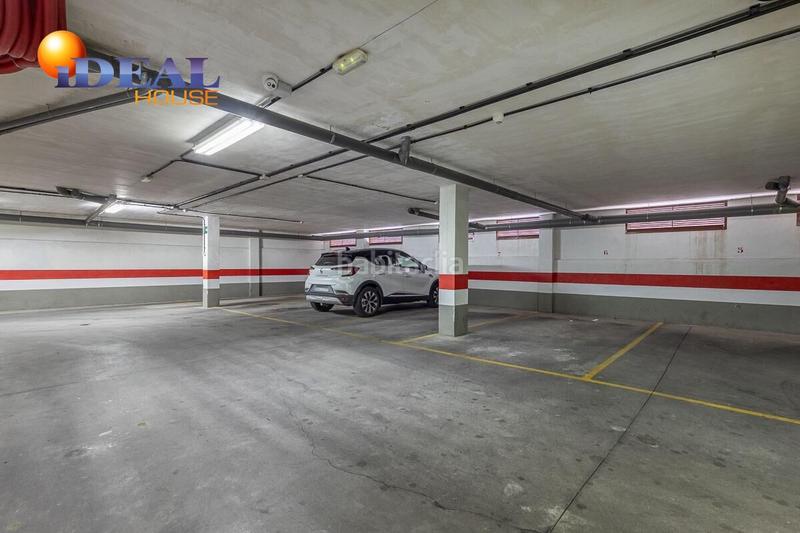 Foto e0d1a0ca-56f5-4358-a846-f0054d4c38a4. Pis amb calefacció aparcament piscina a San Antón Armilla