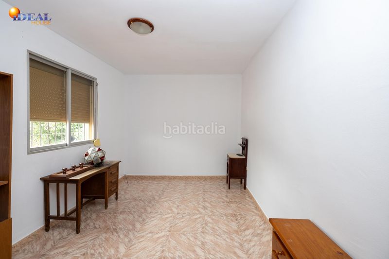Foto 07c57a97-ac01-46b8-867e-043d0470522d. Masia amb aparcament a Dílar
