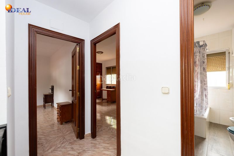 Foto fef7e082-7f03-4f93-bb29-b814a825761b. Masia amb aparcament a Dílar