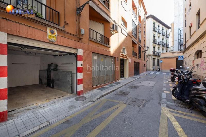 Foto ea4dcb8a-9ba9-48a4-b3fe-3aaeb7ceb1ef. Car parking in Centro - Sagrario Granada