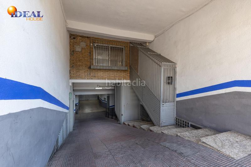 Foto 8a7568ae-d808-4fe3-86fb-8f20910960f3. Aparcament cotxe a Barrio de Zaidín Granada