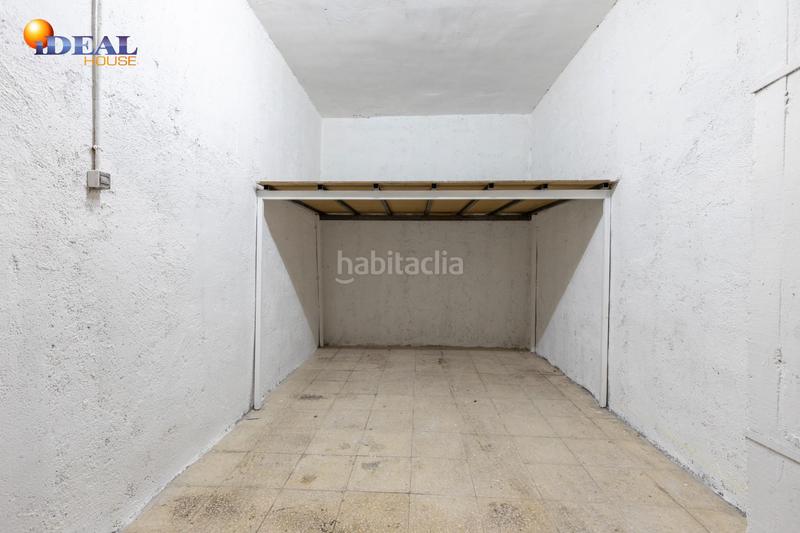 Foto ccb9d9b3-75ba-4d06-a31b-abe34759fe1d. Aparcament cotxe a Barrio de Zaidín Granada