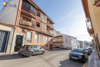 Etagenwohnung  Calle del padre manjón 16. Oportunidad! piso amplio, luminoso y listo para entrar a vivir.