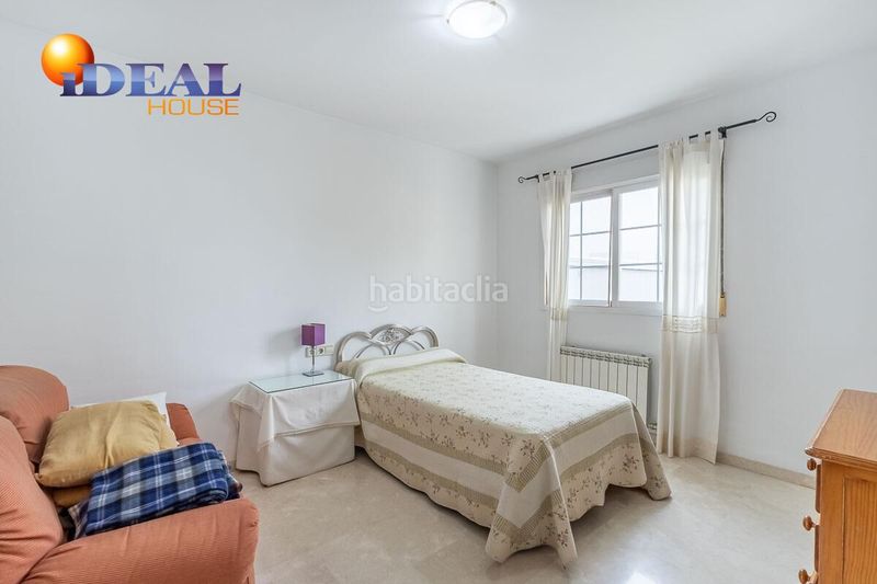Foto e2d54060-ad28-4772-8a35-cbebd68231df. Casa amb aparcament piscina a Peligros