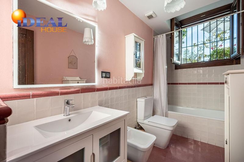 Foto 5bd2674a-8033-4c94-8d69-c1bc7c8c10d7. Casa amb calefacció aparcament piscina a San Ildefonso Granada