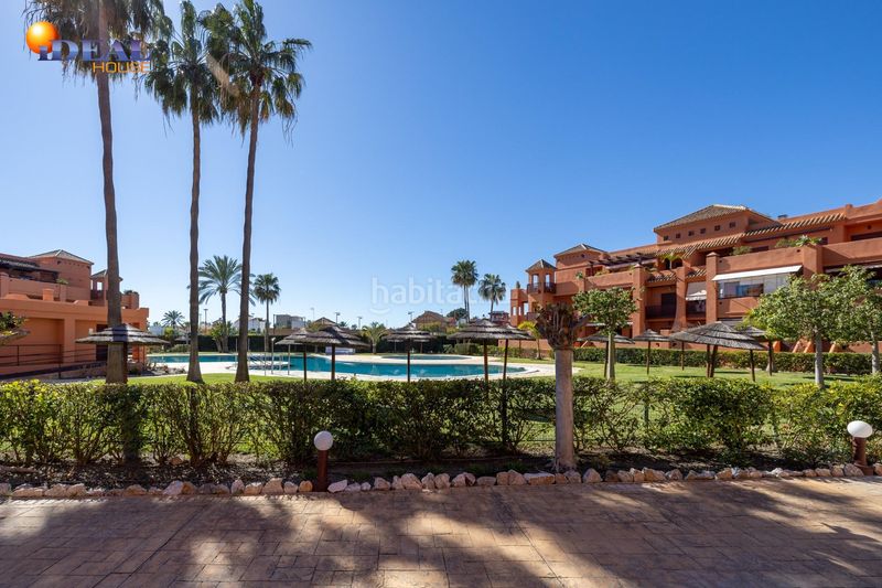 Foto 5d0afd04-70c0-4568-8ba2-ba1436bd61c7. Àtic amb aparcament piscina a Playa de Granada Motril