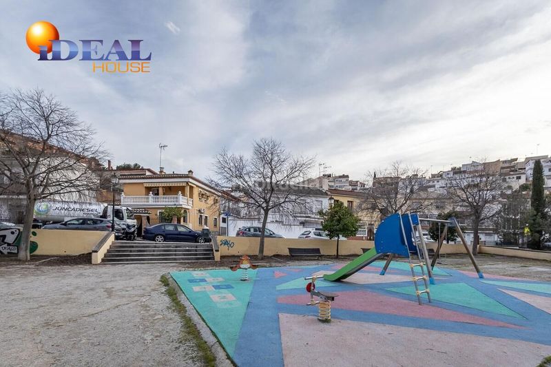 Foto 1a859e4b-f042-43a9-b886-4d3f19c098e1. Casa amb calefacció aparcament a Bola de Oro Granada