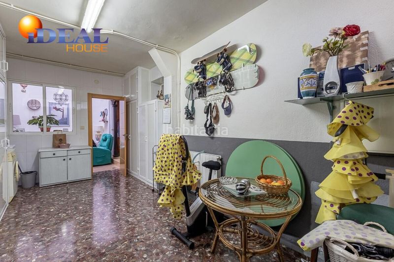 Foto 40925f23-99c9-4f4f-bae3-84e87219d304. Casa amb calefacció aparcament a Bola de Oro Granada